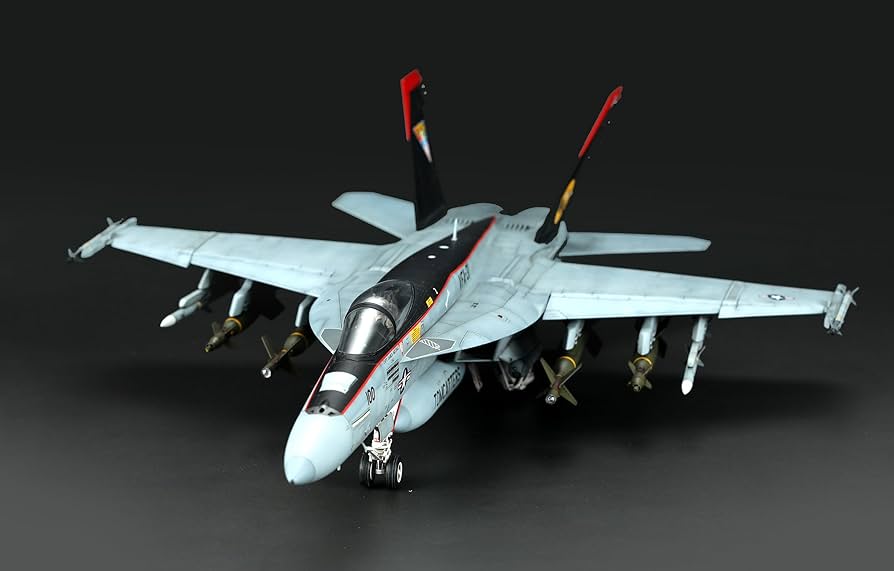 Amazon | モンモデル 1/48 アメリカ軍 ボーイング F/A-18E